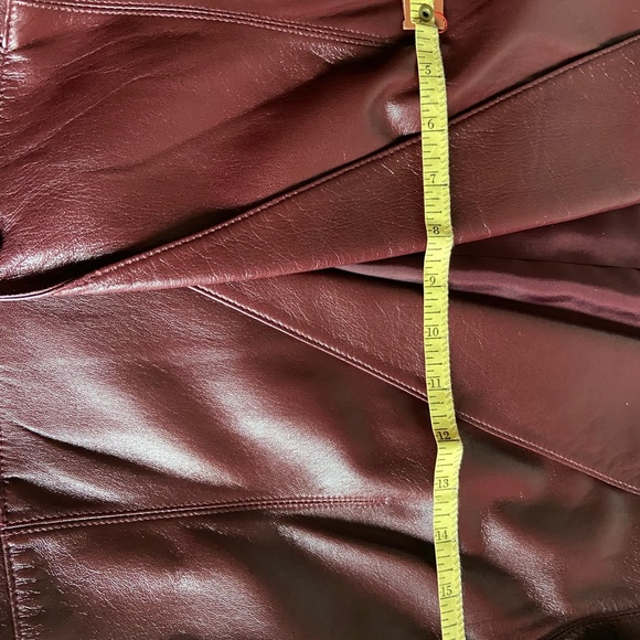 Real Leather blazer size 8P gently used few times( skirt is not included) - Picture 6 of 7